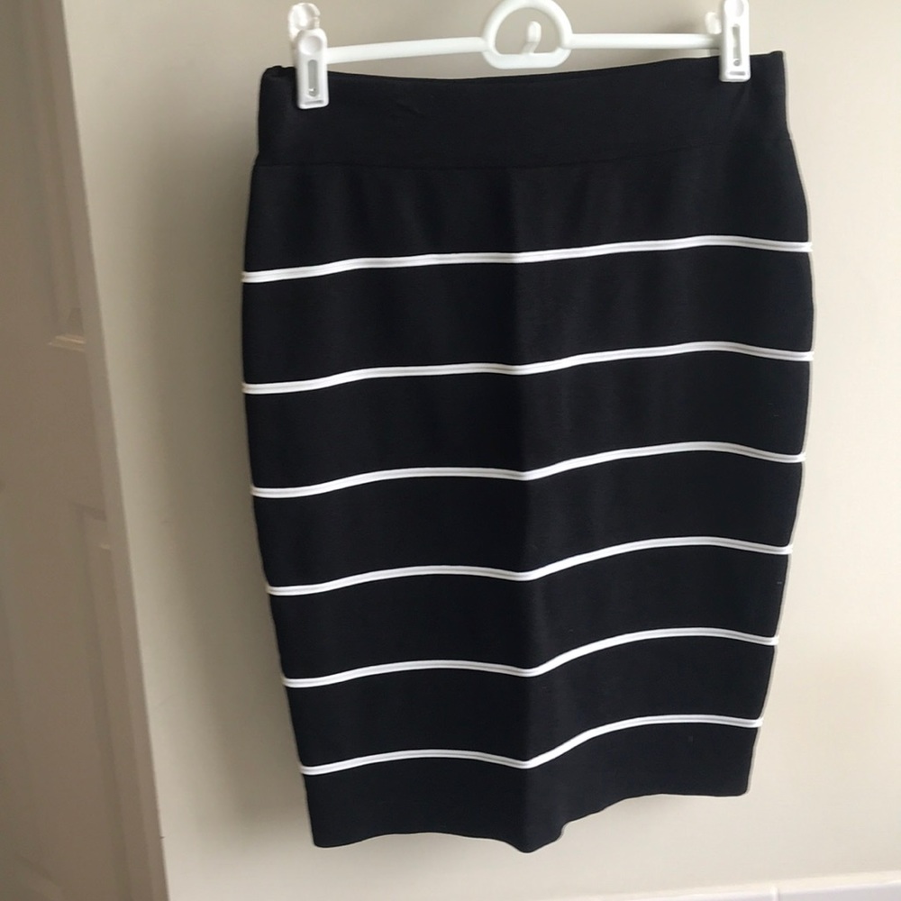 Black and white pencil skirt